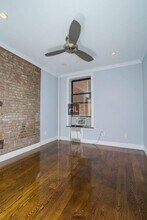 East 50th Street, Unit 2B in New York, NY - Foto de edificio - Building Photo