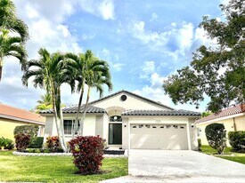 4645 NW 7th St in Deerfield Beach, FL - Building Photo