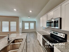 124 Gentle Winds Rd in Waxahachie, TX - Building Photo - Building Photo