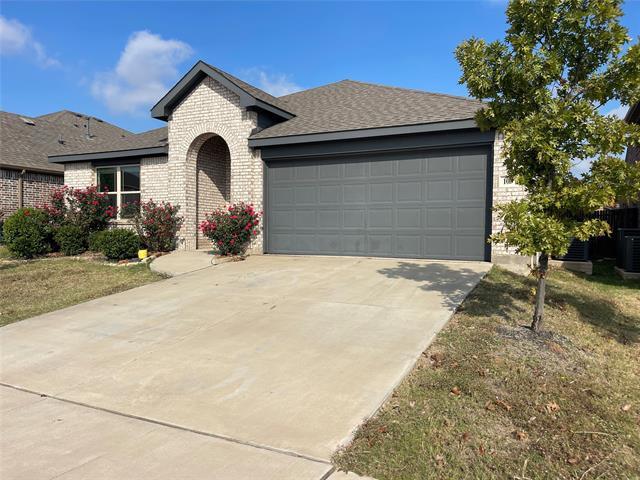 1097 Kingbird Ln in Alvarado, TX - Building Photo - Building Photo