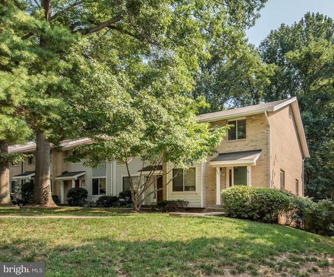 property at 7827 Archbold Terrace