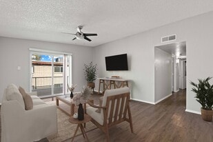 Cornell Apartments in Phoenix, AZ - Building Photo