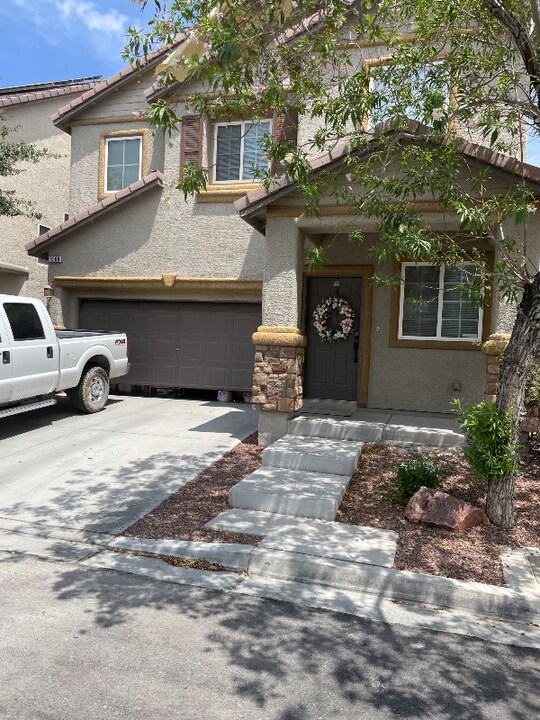 8308 Lambtin Quay Ave in Las Vegas, NV - Building Photo