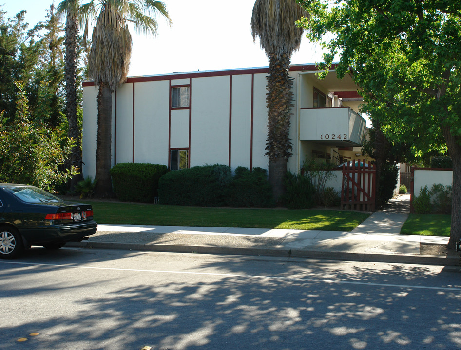 10242 Beardon Dr in Cupertino, CA - Building Photo