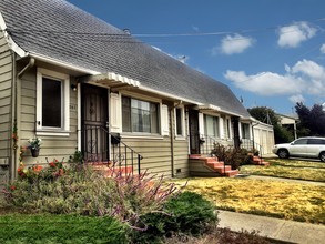 701 Buchanan St in Albany, CA - Building Photo - Building Photo