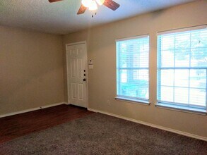 6838 Saharastone Dr in Converse, TX - Building Photo - Building Photo