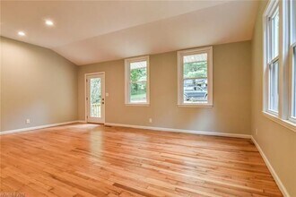 16 Shady Knoll Lane in Black Mountain, NC - Building Photo - Building Photo