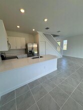 732 SE 13th St Cir in Homestead, FL - Foto de edificio - Building Photo
