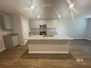 20687 Mercury Dr in Robertsdale, AL - Foto de edificio - Building Photo