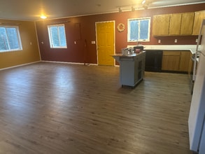 1110 N Main Ave in White Salmon, WA - Foto de edificio - Building Photo