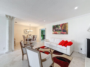1366 SW 9th Ave in Boca Raton, FL - Building Photo - Building Photo