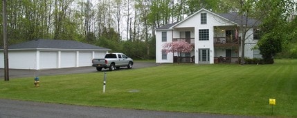 Fairhern Apartments in Lakewood, NY - Foto de edificio - Building Photo