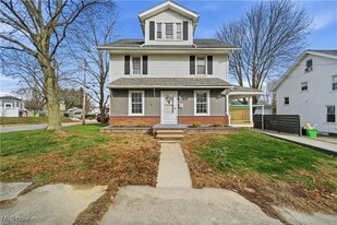 437 Erie St in Barberton, OH - Building Photo