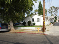 729-731 Venice Way in Inglewood, CA - Foto de edificio - Building Photo