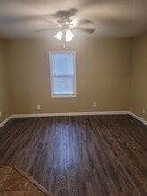 1100 Saint Marys Blvd, Unit B in Jefferson City, MO - Building Photo - Building Photo