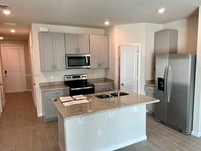 5629 Mentmore Dr in West Palm Beach, FL - Building Photo - Building Photo