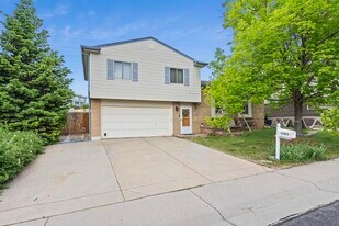 11073 Otis St in Westminster, CO - Building Photo