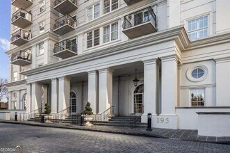 195 14th St NE, Unit P404 in Atlanta, GA - Foto de edificio - Building Photo