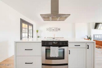 8447 E Vernon Ave in Scottsdale, AZ - Building Photo - Building Photo