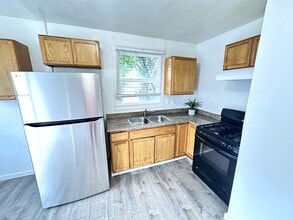 1323 83rd Ave in Oakland, CA - Building Photo - Building Photo
