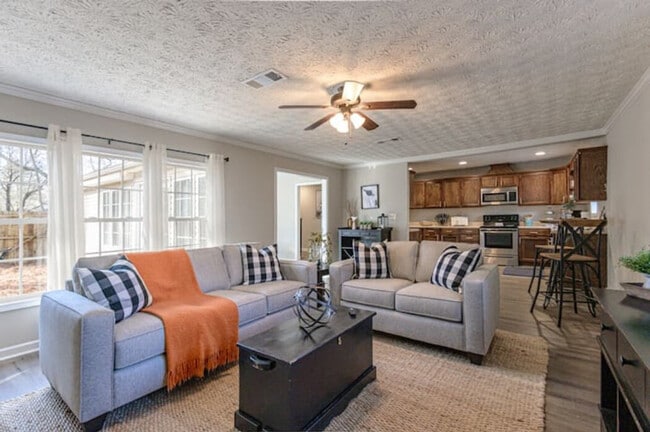 196 Etowah Dr