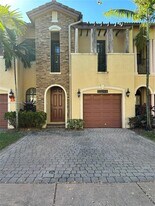 10284 NW 30th Terrace in Doral, FL - Building Photo