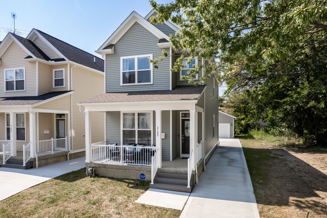 2180 E 97th St in Cleveland, OH - Building Photo