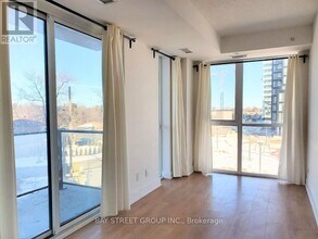 150-150 Fairview Mall Dr in Toronto, ON - Building Photo - Building Photo