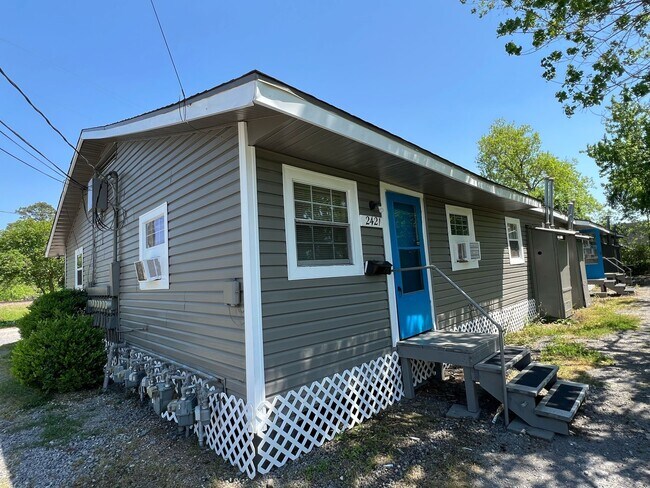 2405 Franklin St in Beaumont, TX - Foto de edificio - Building Photo