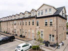 25 Concession St in Cambridge, ON - Building Photo