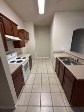 5540-5600 Homestead Rd in Arlington, TX - Building Photo - Building Photo