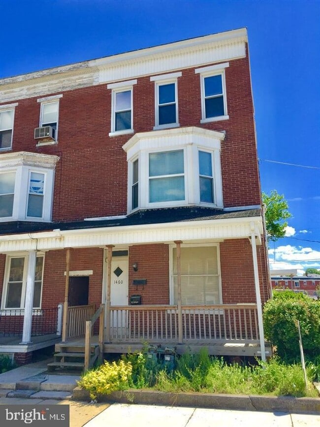 property at 1460 Monroe St