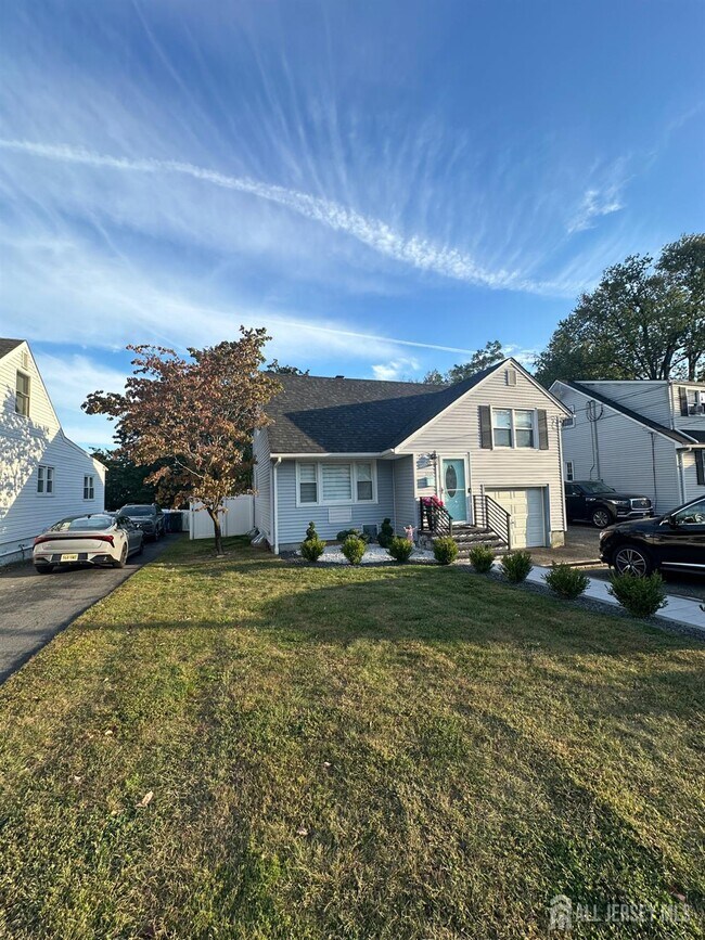 1019 Main St in Middlesex, NJ - Building Photo - Building Photo