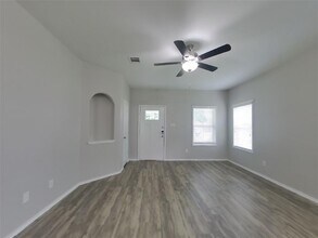 514 Batten Way in Crosby, TX - Building Photo - Building Photo