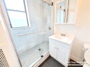 11 Queensberry St, Unit 24 in Boston, MA - Foto de edificio - Building Photo