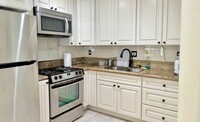 23515 Lyons Ave, Unit S5 in Santa Clarita, CA - Building Photo - Building Photo