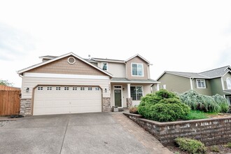 732 NE 42nd Cir in Camas, WA - Building Photo - Building Photo