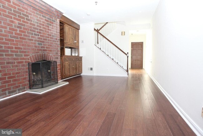 1046 Paper Mill Ct in Washington, DC - Building Photo - Building Photo