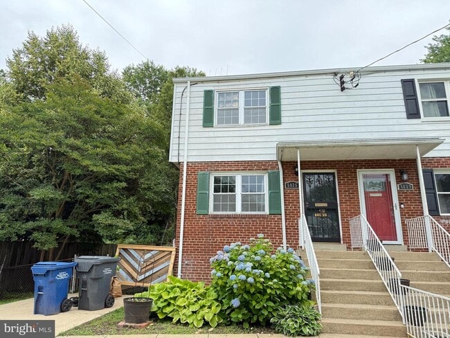 property at 5835 Mt Vernon Dr