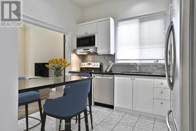 351 Deloraine Ave in Toronto, ON - Building Photo - Building Photo