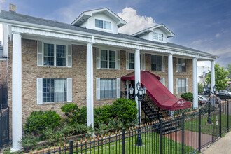 The Gardens Condominiums in Houston, TX - Building Photo - Building Photo