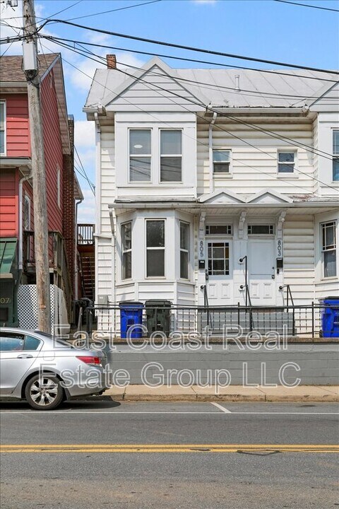 805 S Potomac St in Hagerstown, MD - Building Photo