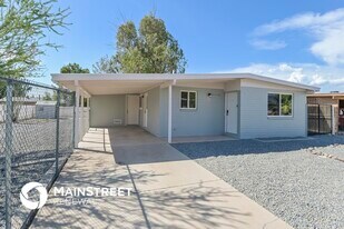 8601 E Mormon Dr in Tucson, AZ - Building Photo