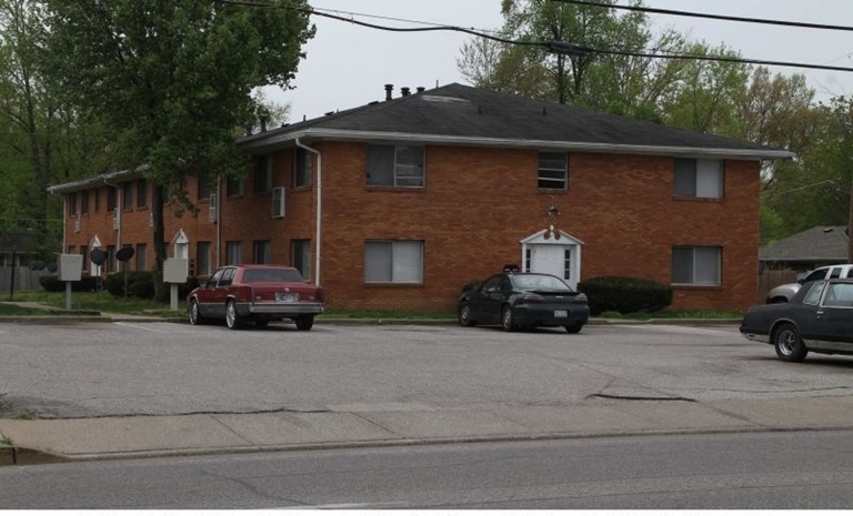 Brittany Apartments in Evansville, IN - Foto de edificio