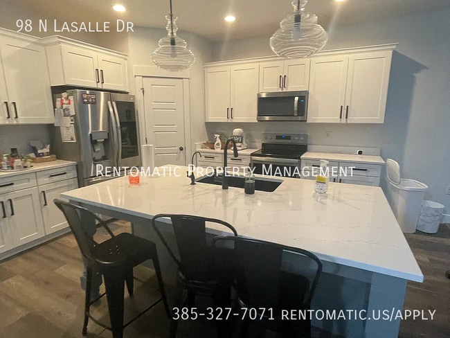 property at 98 N Lasalle Dr