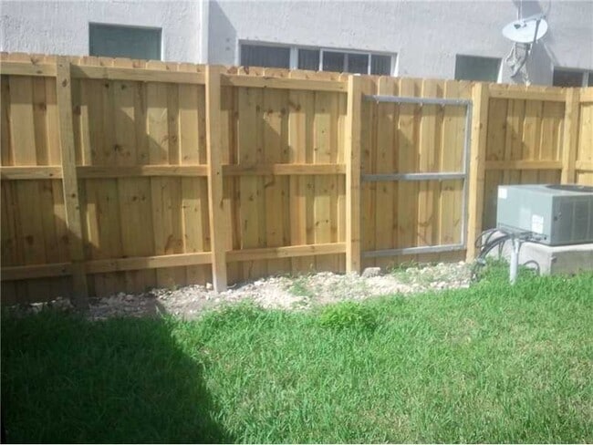 2271 NE 42nd Cir in Homestead, FL - Foto de edificio - Building Photo