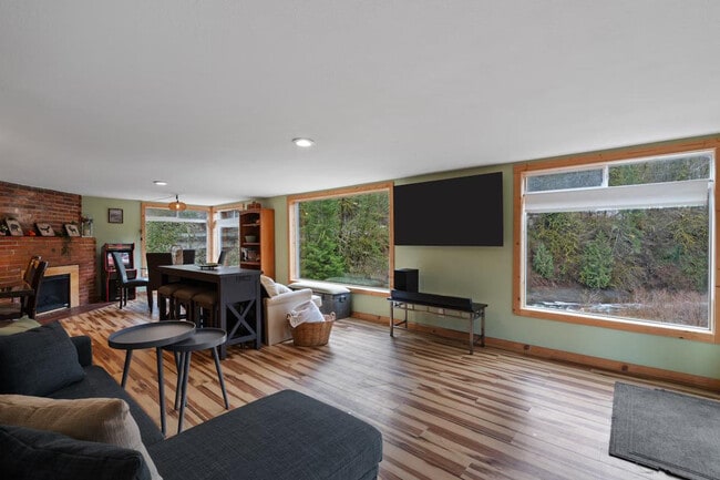 11582 Washougal River Rd