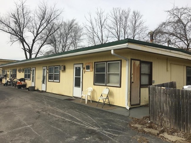 705 2nd St in Coralville, IA - Foto de edificio - Building Photo