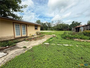 3339 Marion Rd in Marion, TX - Building Photo - Building Photo