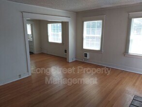 205 NW Kings Blvd in Corvallis, OR - Building Photo - Building Photo